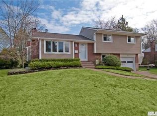 28 Ronald Ln, Syosset, NY 11791