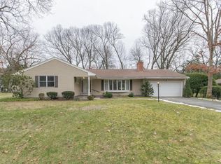 39 Robin Rd, Longmeadow, MA 01106