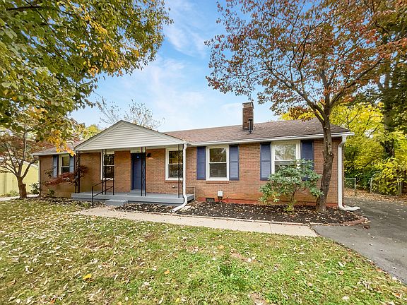 3rd image of 104 Chestnut Dr
