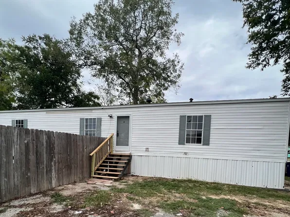 105 Napoleon St, Abbeville, LA 70510
