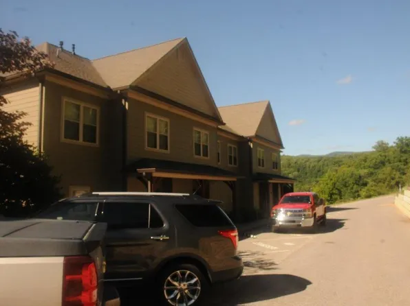 140 Leaf Ln #300, Jacksboro, TN 37757
