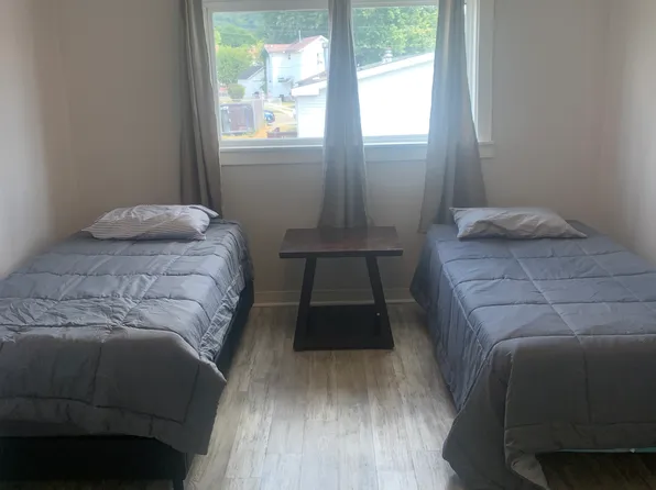 1318 North St, Moundsville, WV 26041