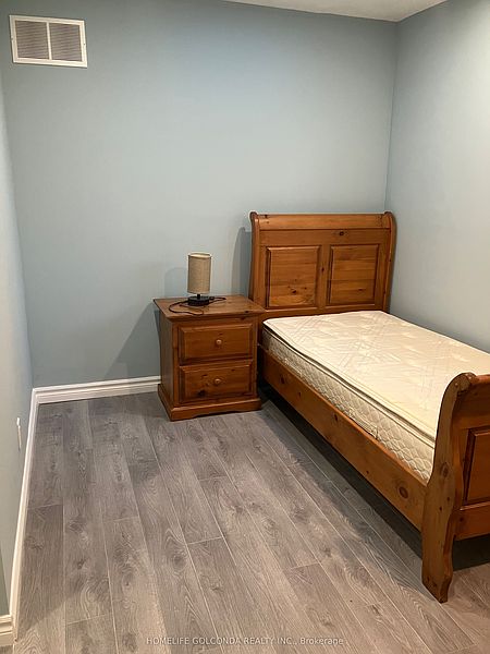 Toronto House for rent - 3 Bedrooms — photo 3