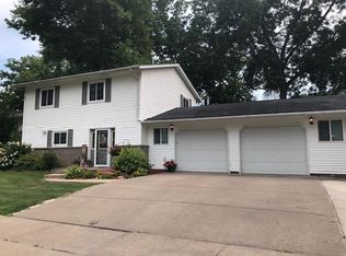 1238 Halstead St, Muscatine, IA 52761