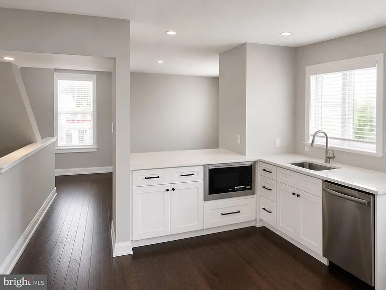 1057 Lancaster Ave — Photo 4