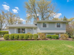 344 Sycamore Dr, Naperville, IL