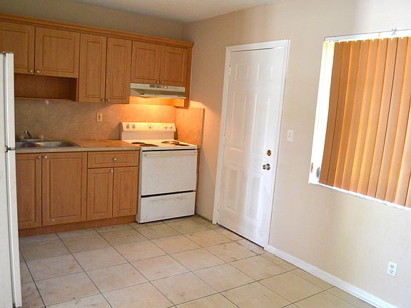 4th image of 8597 NW 25th Ave