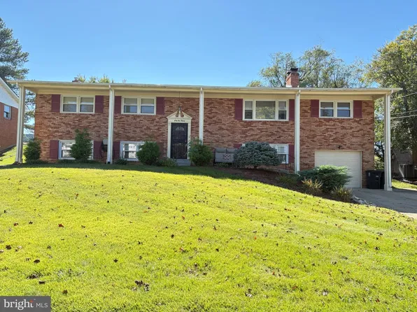 6112 Rayburn Dr, Temple Hills, MD 20748