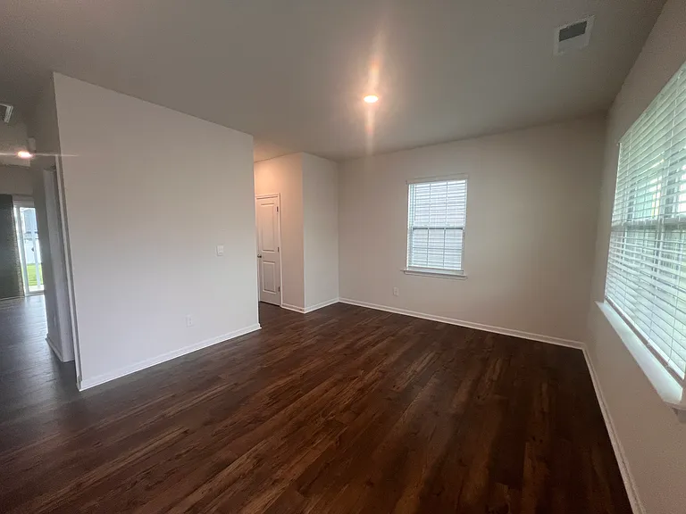 8185 Kennesaw Dr — Photo 8