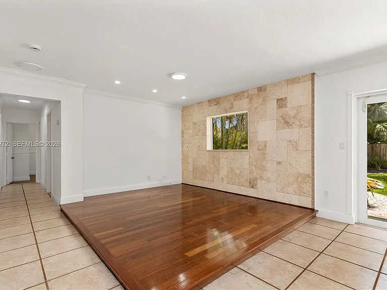 9030 SW 184th Ter — Photo 12