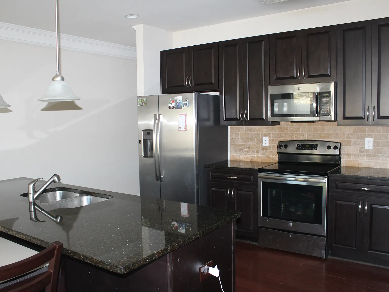 3 bed, 2.5 bath, 2000 sqft, $2,650 — Photo 4