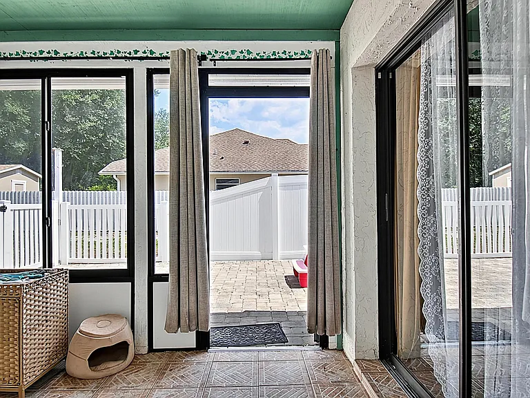 4 Zanzibar Balsan Ct — Photo 41
