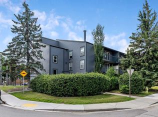 1301 N 17th Ave NW #204, Calgary, AB T2M 0R2