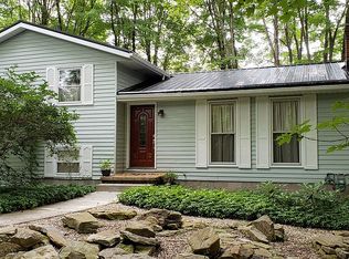 16075 Messenger Rd, Chagrin Falls, OH 44023