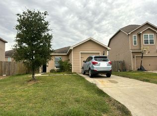 8211 Starfish Rd, Baytown, TX 77523