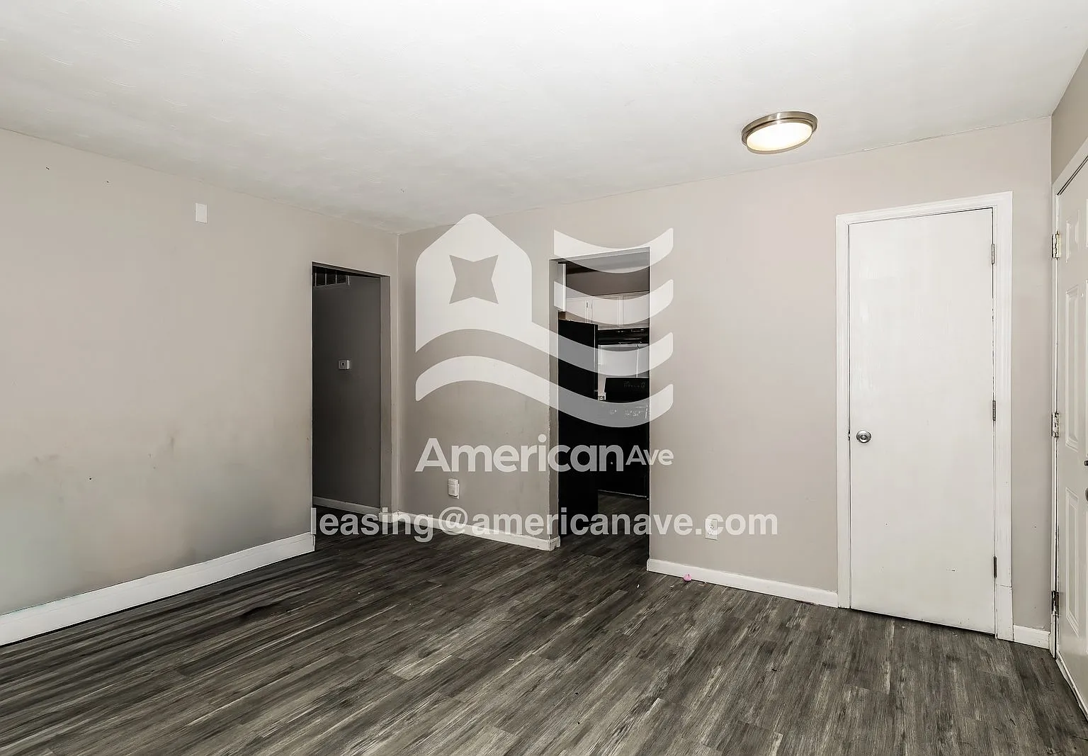 3 bed, 1.0 bath, 936 sqft, $1,060 — Photo 2