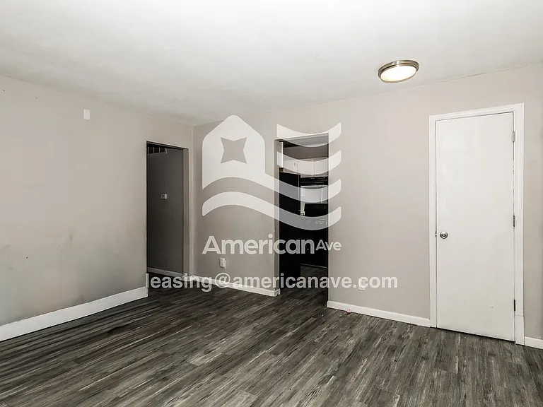 1181144_002_living_room_2.jpg