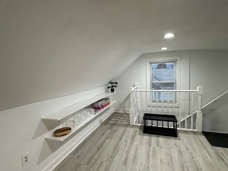 37 Maud St #3 — Photo 5