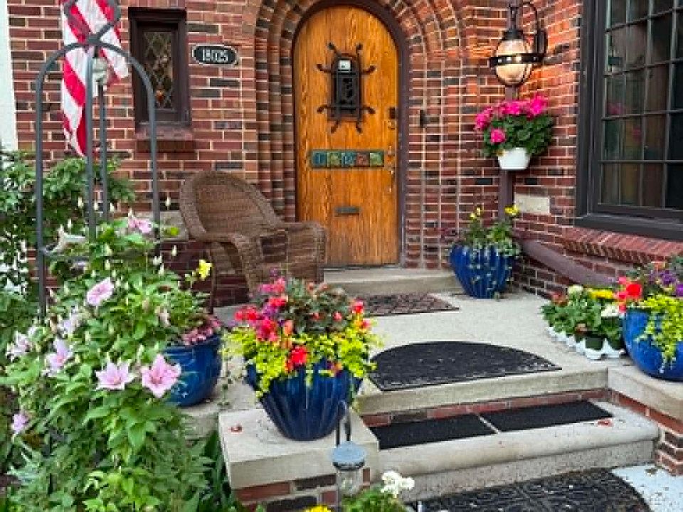18025 Muirland St, photo 2