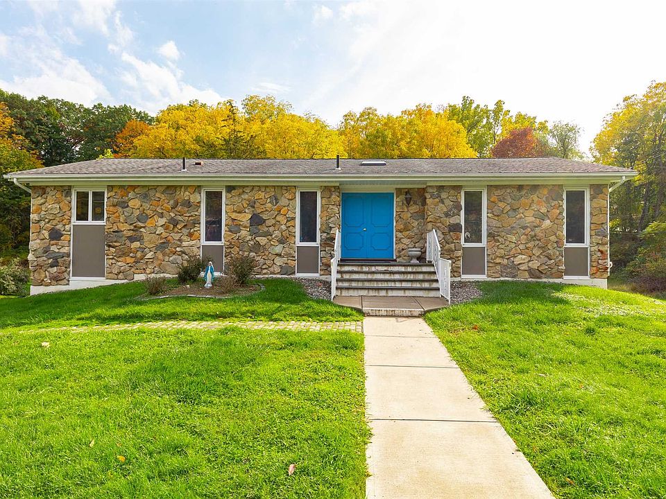 61 Scenic Dr, Poughkeepsie, NY 12603 Zillow