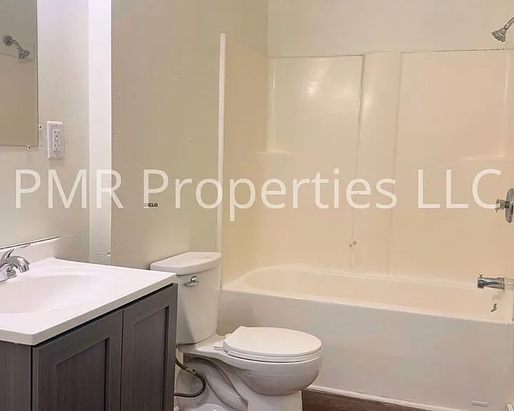 824 1st Ave — Photo 8