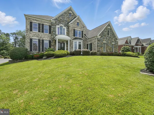 6033 Tinley Mill Dr, Haymarket, VA 20169