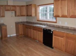 2400 Yorkshire Dr, Lapeer, MI 48446