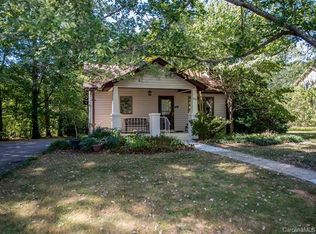 62 Cisco Rd, Asheville, NC 28805