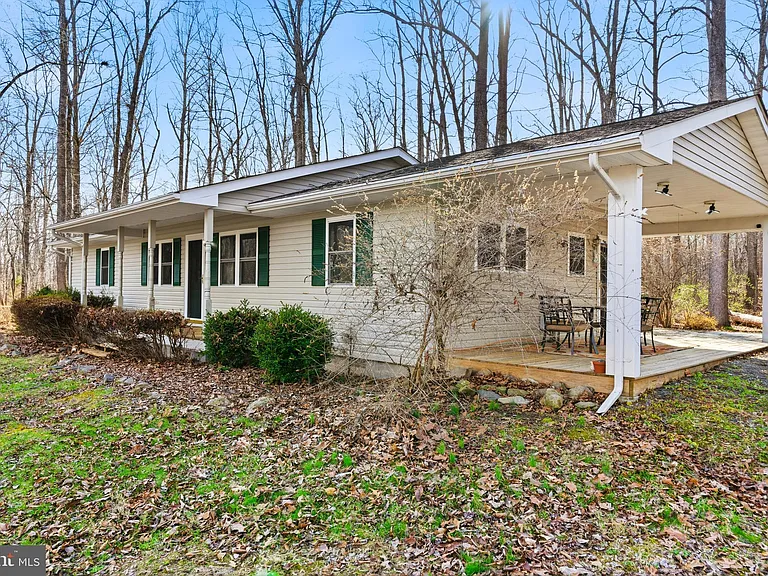 1330 Jason Ln — Photo 2