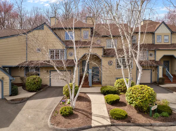 48 Jardin Circle #48, Shelton, CT 06484