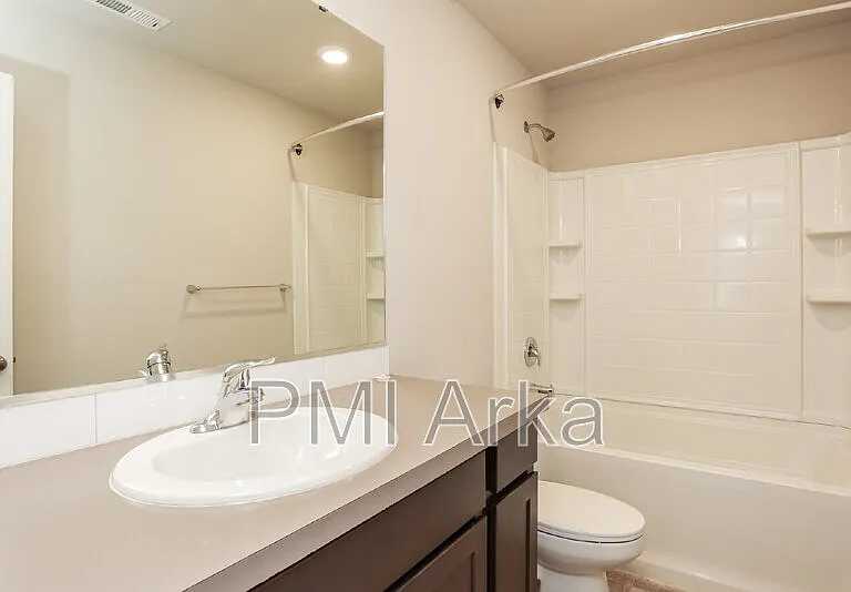 10823 32nd St NE — Photo 12