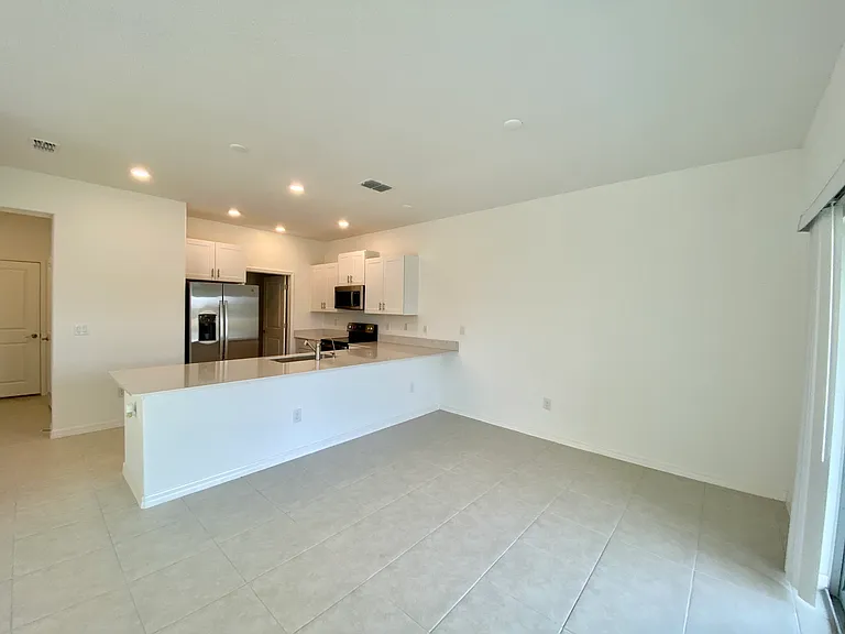 6246 Shiner St — Photo 4