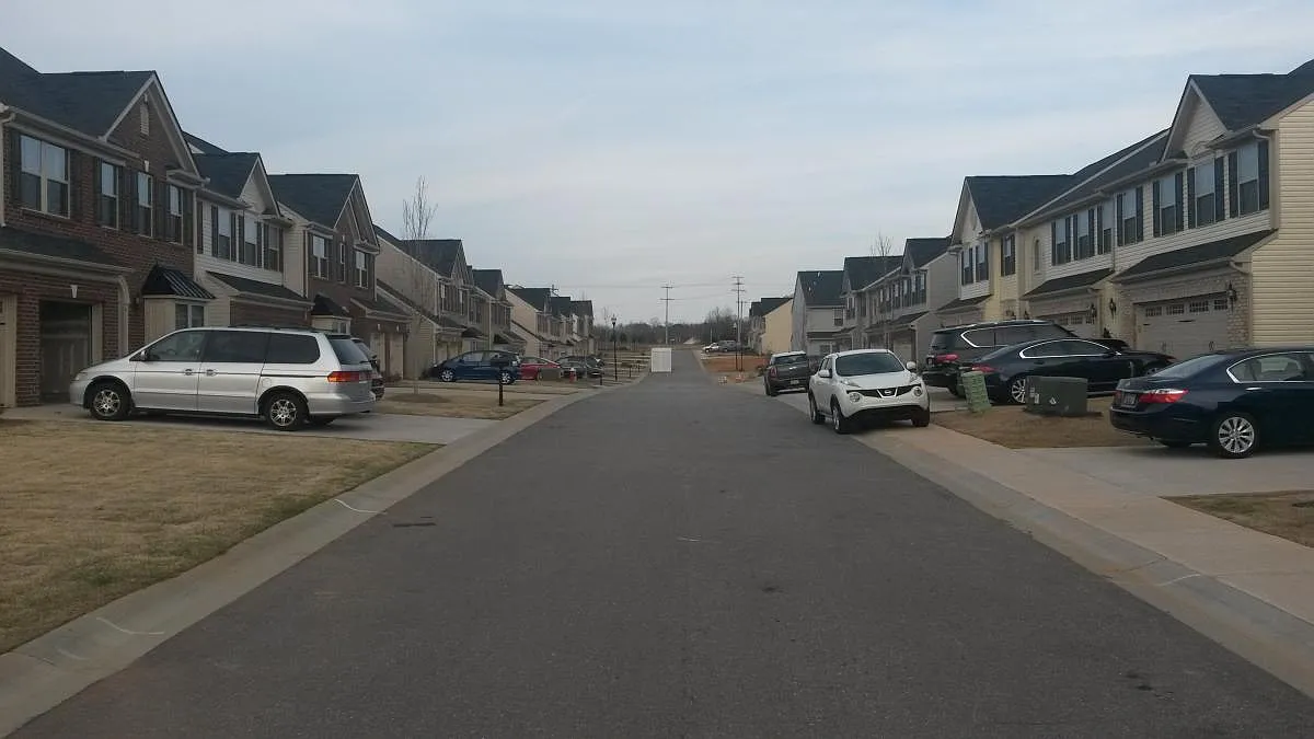 3 bed, 2.5 bath, 1740 sqft, $1,850 — Photo 4