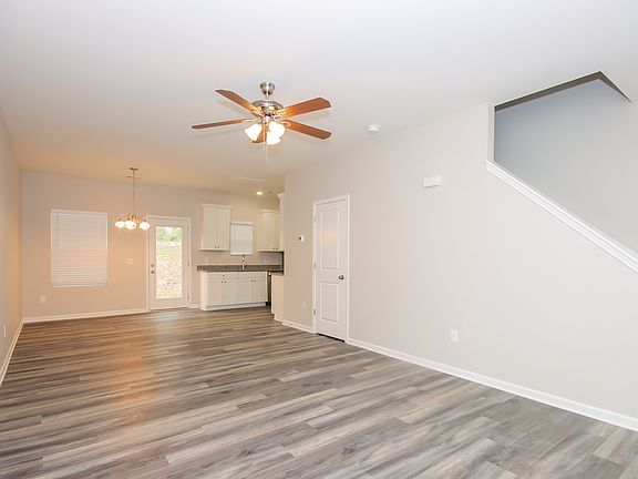 2nd image of 247 Long St