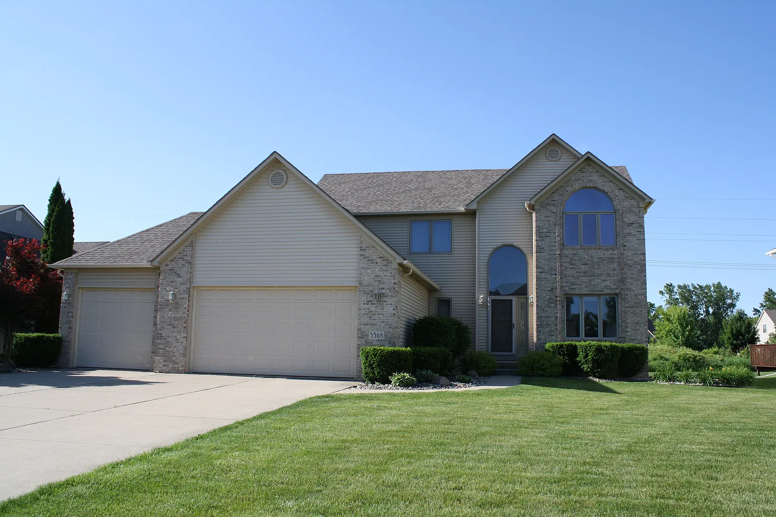 5568 Chatham Ln photo 1
