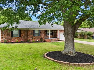 310 Tanglewood Dr, Russellville, AR 72801