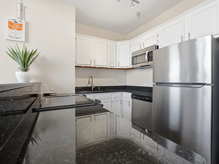 611 N Park Ave #216 — Photo 13
