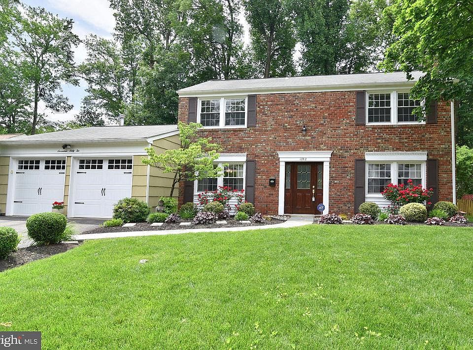 1st image of 1762 Shaftsbury Ave