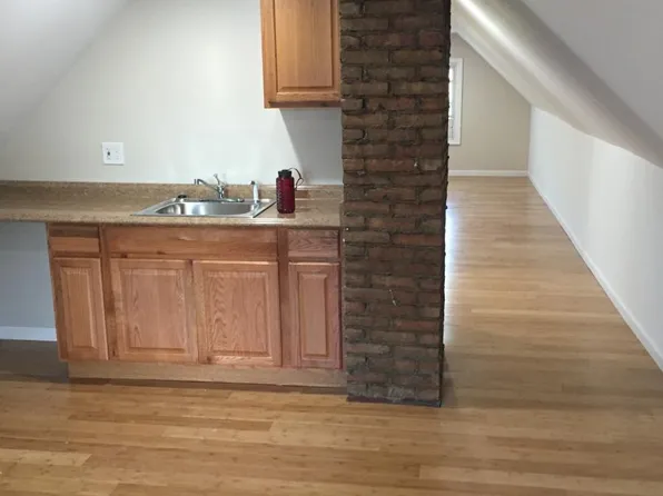 2196 Edgewood Rd Floor 3, Cleveland, OH 44118