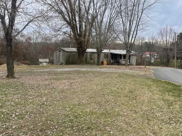 306 J Tucker Ln, Russell Springs, KY 42642