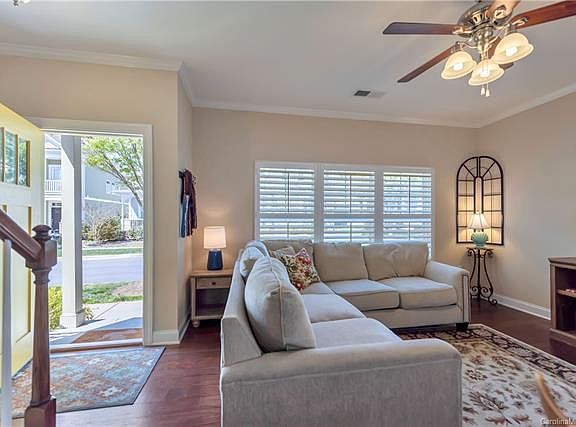 5th image of 6025 Bountiful St
