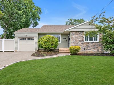 225 Violet Street, Massapequa Park, NY, 11762
