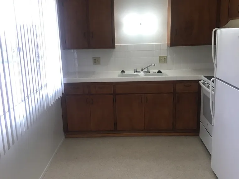 Villa West Apartments — Photo 5