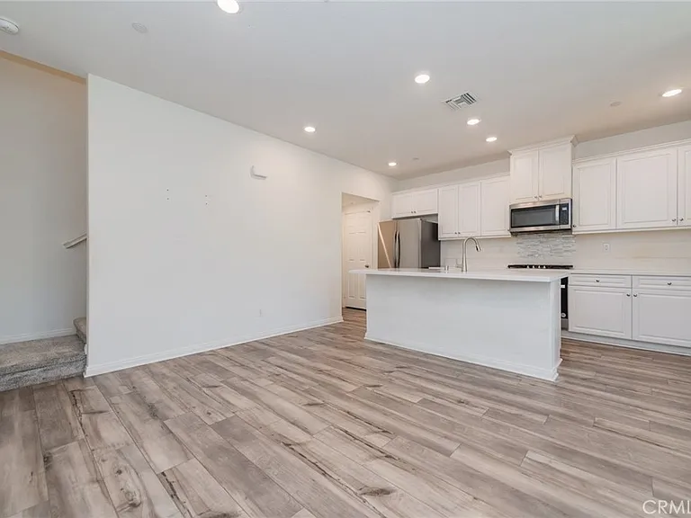 3977 E Huntington St — Photo 5