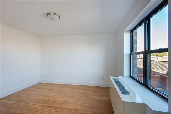 Rented by TNG Nassimi Realty | media 33