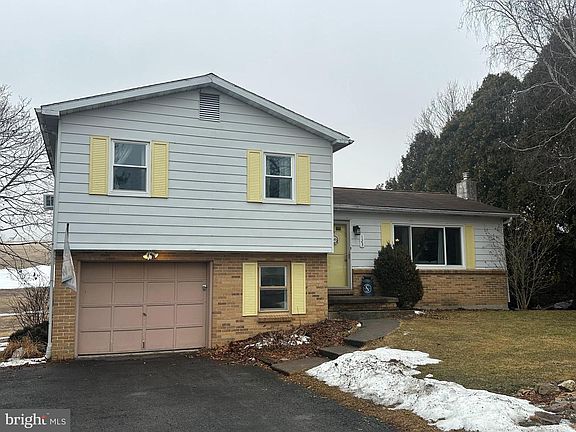 2nd image of 123 Ridge Ave