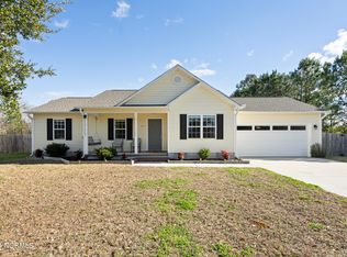 102 Burrell Ln, Richlands, NC 28574