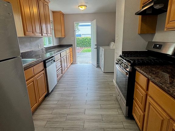 2nd image of 42281 Osgood Rd