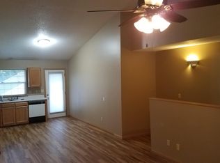 917 Summit Ave SW, Cedar Rapids, IA 52404