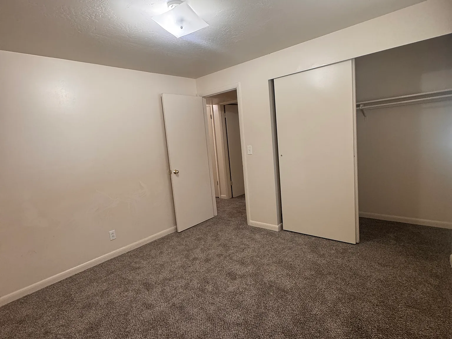 4693 S Arlington Park Dr — Photo 4